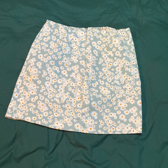 White Daisy Blue Mini Skirt - Picture 3 of 4